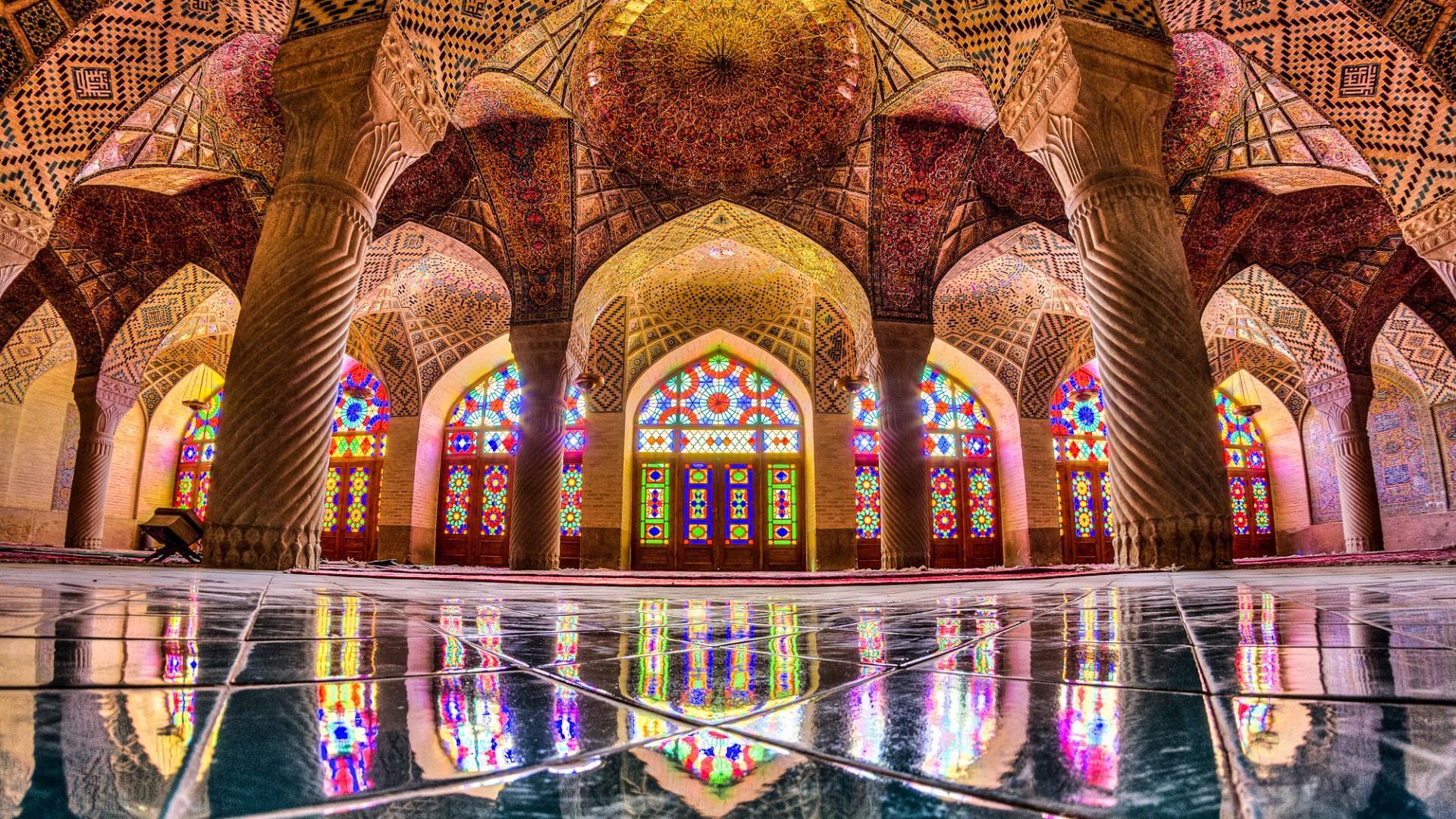 viaggia in Iran città pittoresche e architetture di pregio - viajar a Irán
